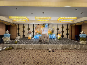 Teddy theme first birthday balloon decoration by Balloon Decoration Bhopal