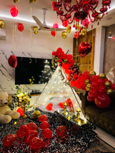 Anniversary room decoration by Balloon Decoration Bhopal
